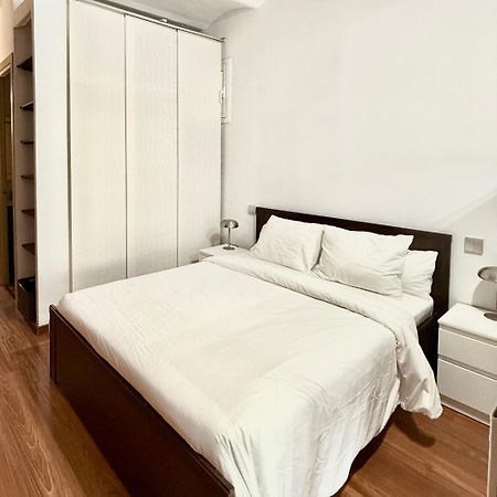 Newly Renovated Stylish Eixample - Great Location برشلونة المظهر الخارجي الصورة