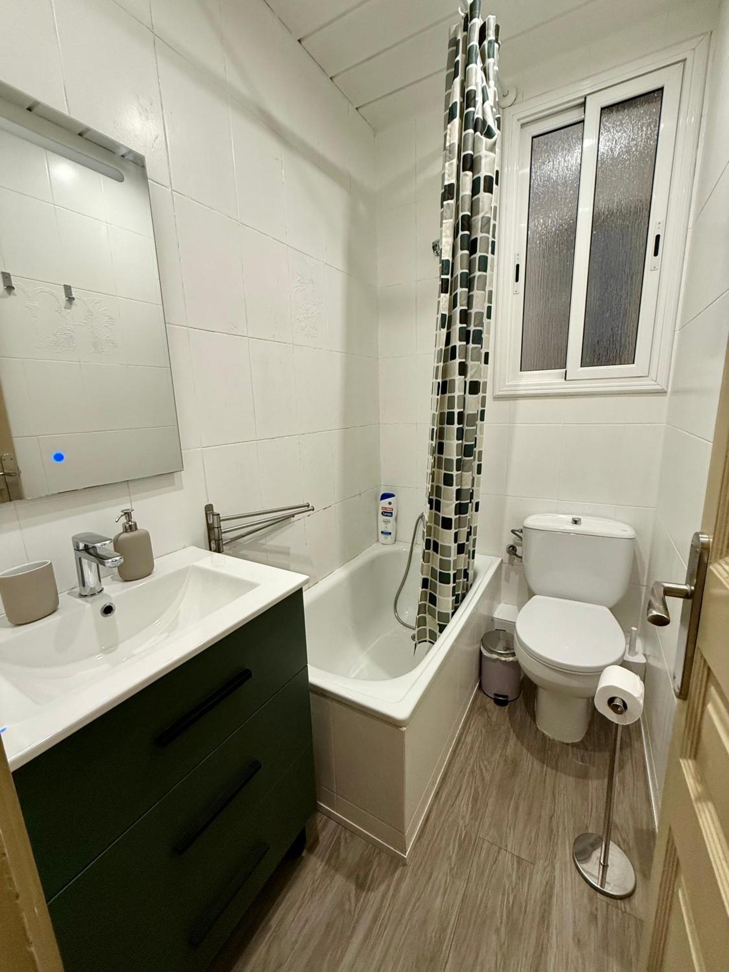 Newly Renovated Stylish Eixample - Great Location برشلونة المظهر الخارجي الصورة